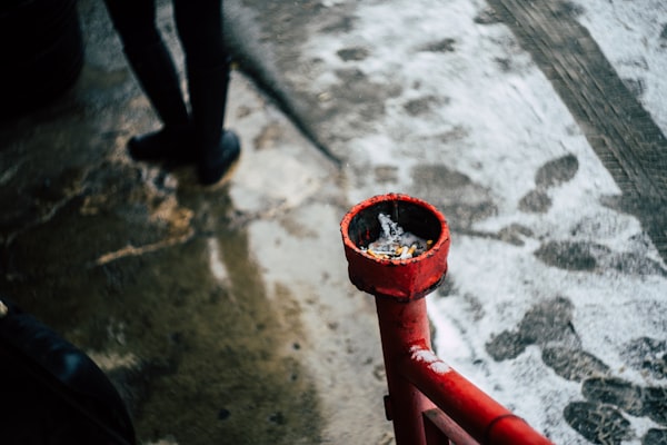 Emergency plumbing pipe with water flowing